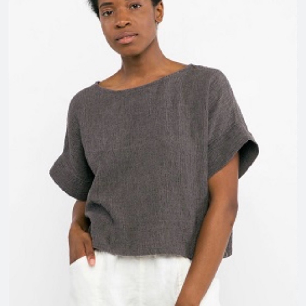 Elizabeth‎ Suzanne Top